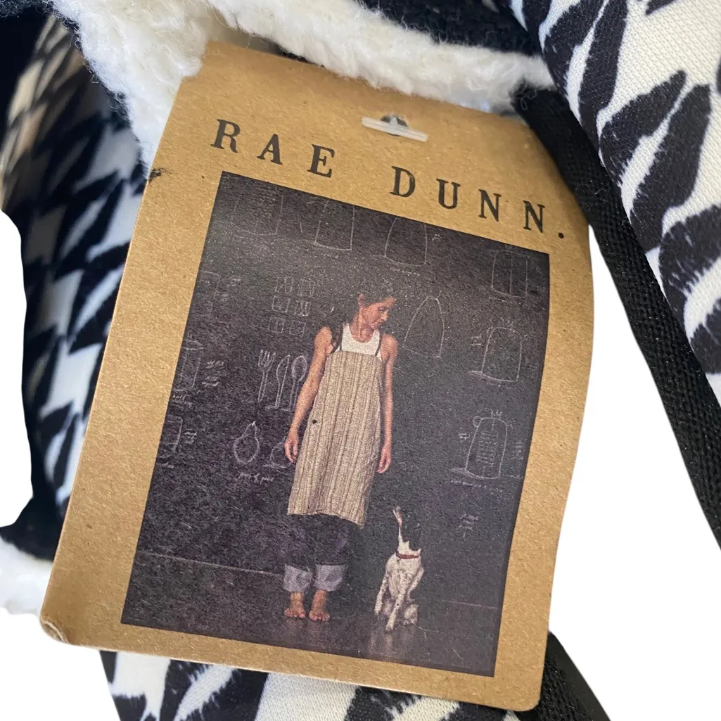 Rae Dunn Black and White “BESOS” Kisses Fuzzy Slippers NEW Size SMALL - Image 8