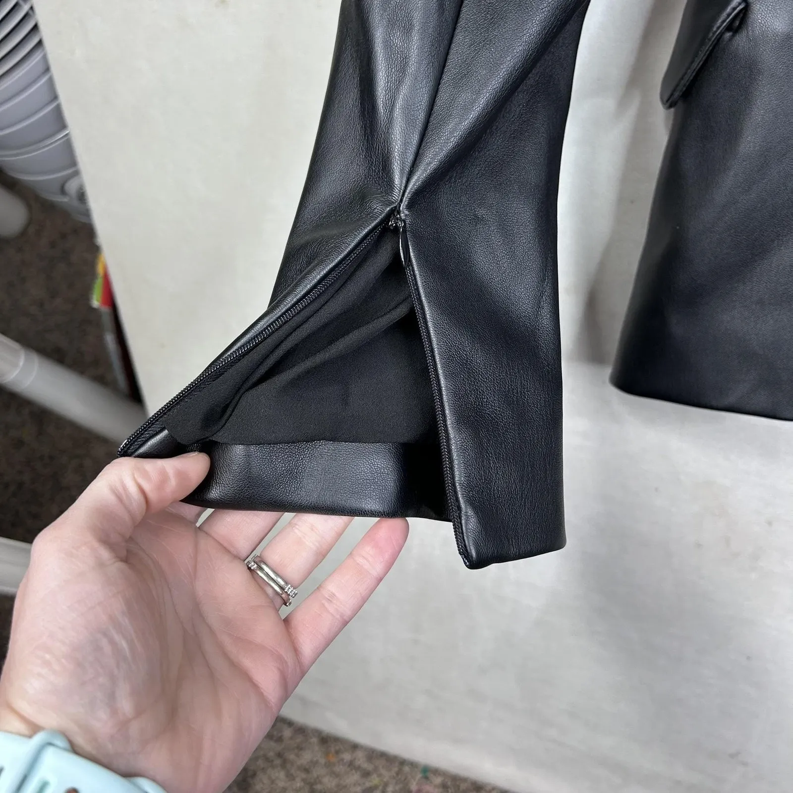 Good American Blazer Womens 0 XS Black Faux Leather One Button Zip Cuff Jacket - Image 4