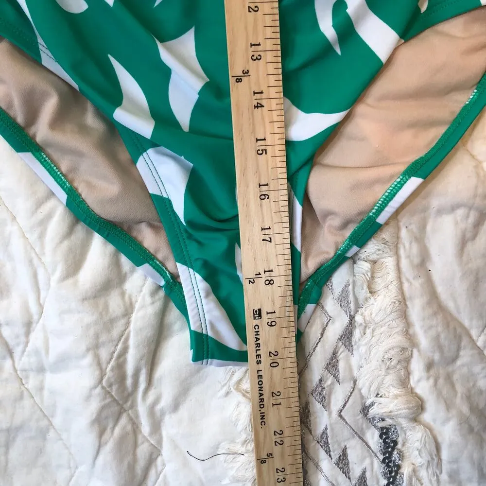 Shade & Shore NWT Women's One Piece Swimsuit Green White Leaf Shirred  M (8/10) - Image 5