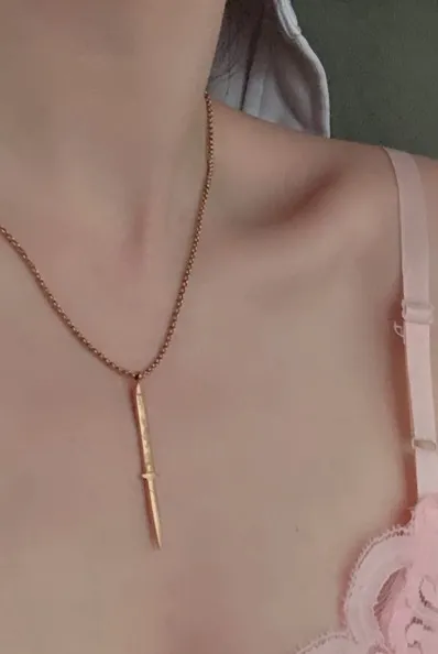 Elita Switchblade Necklace - Image 2