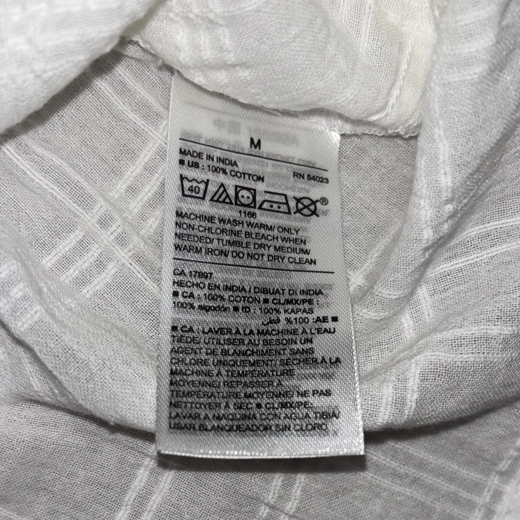 Old Navy Women's white‎ V-Neck Blouse size medium the tunic shirt - Image 3