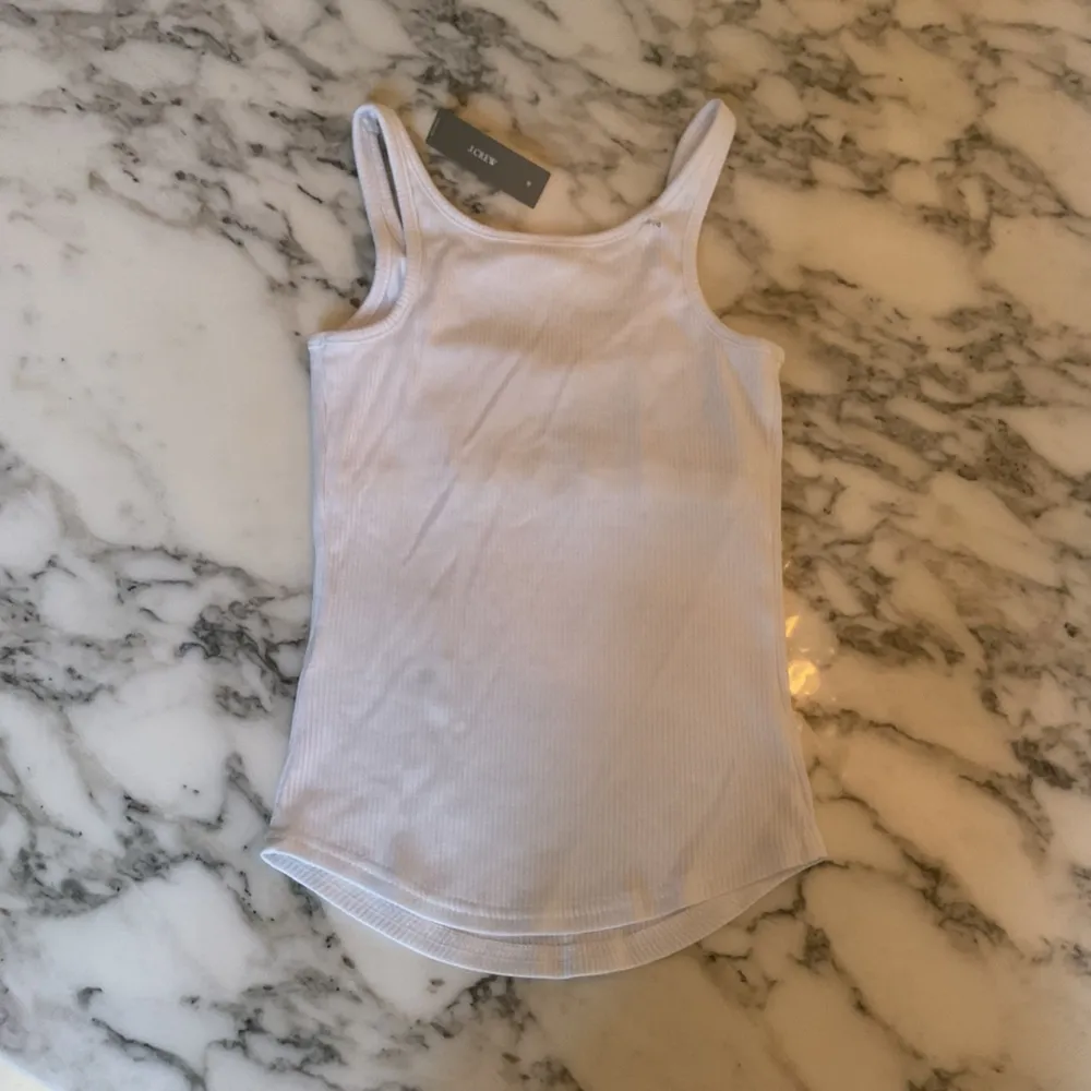 NWT J crew Vintage rib shelf-bra tank top white small hole in back cover or sew - Image 5