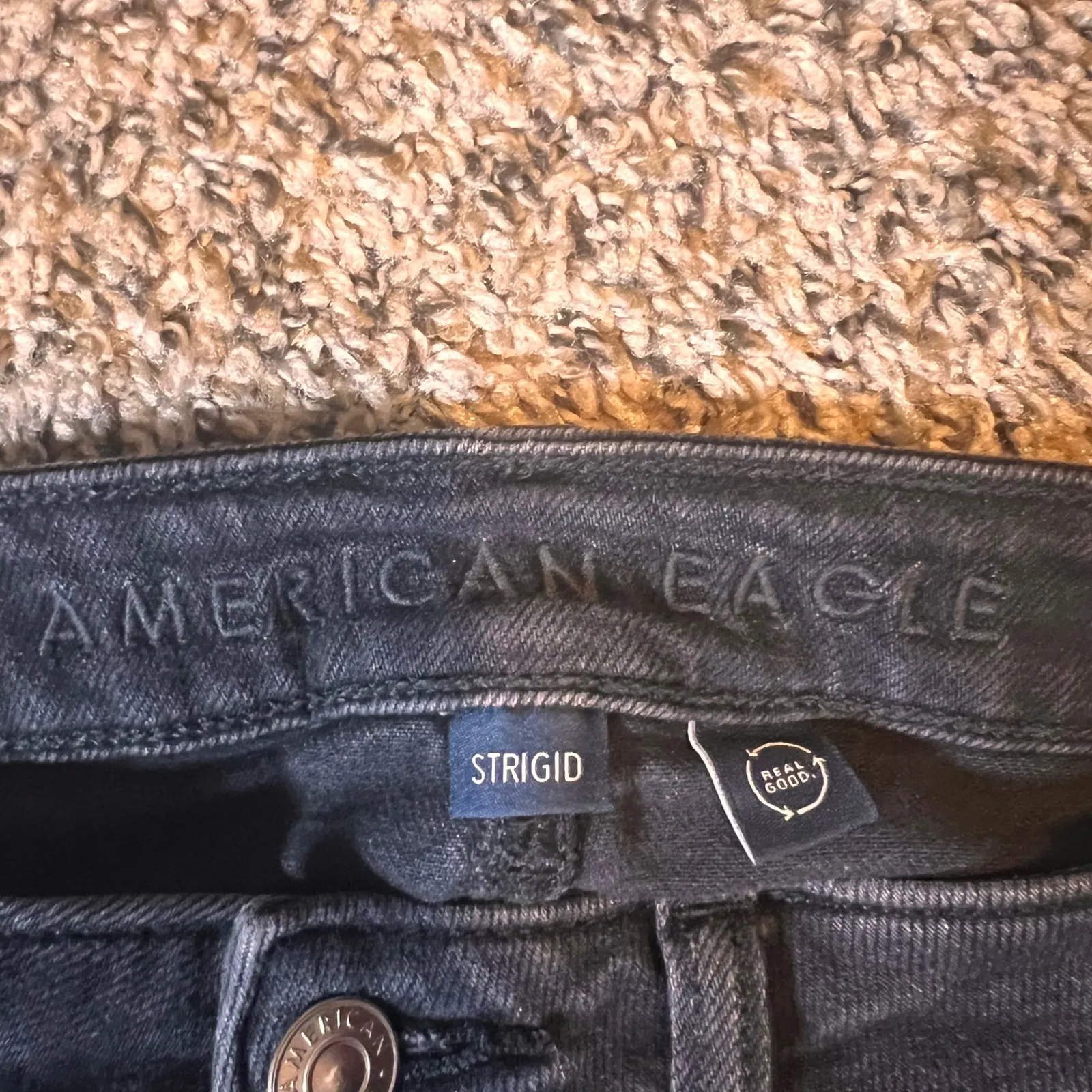 American Eagle Outfitters Mom Jean Blk Distress Ripped High Waisted Regular Fit - Image 2