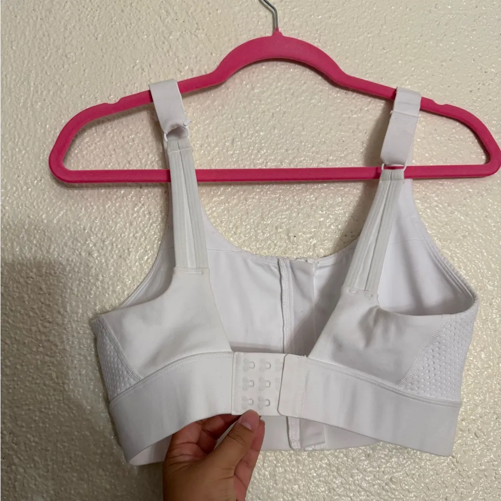 Lorna Jane THE ONE Sports Bra size Medium in white color - Image 6