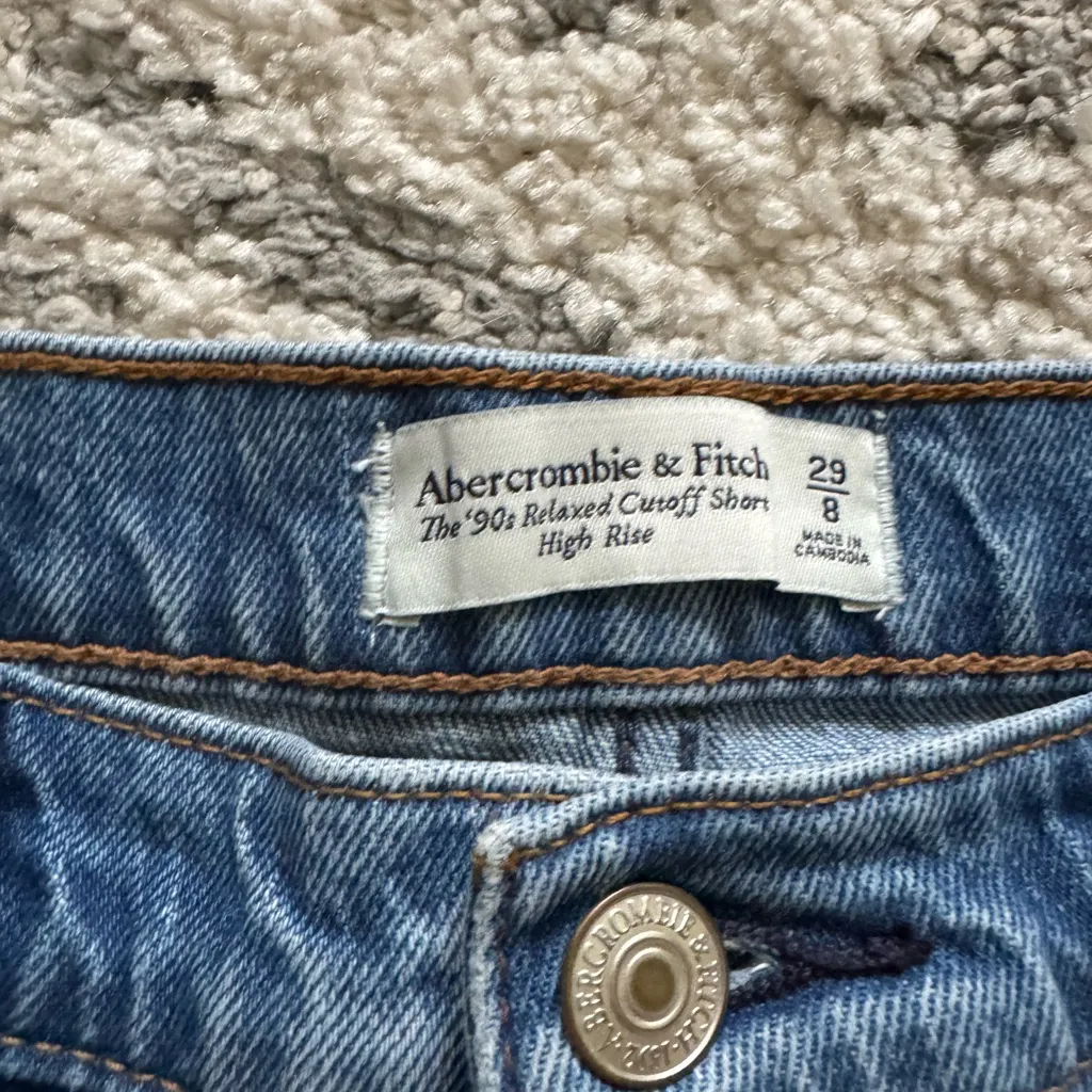 Abercrombie and Fitch The 90s Relaxed Cutoff Shorts High Rise - Image 3