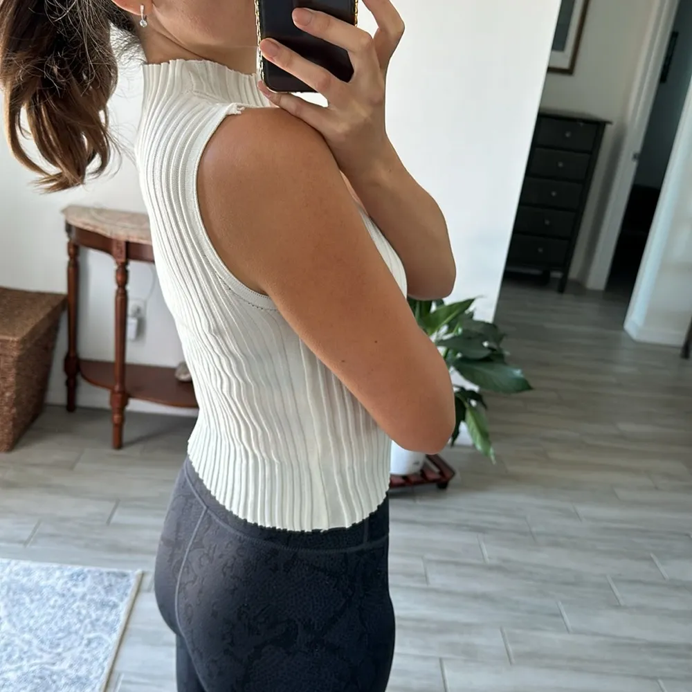 NEW! Women Knit White Mesh Tank Tops Sleeveless / Size Small - Image 6