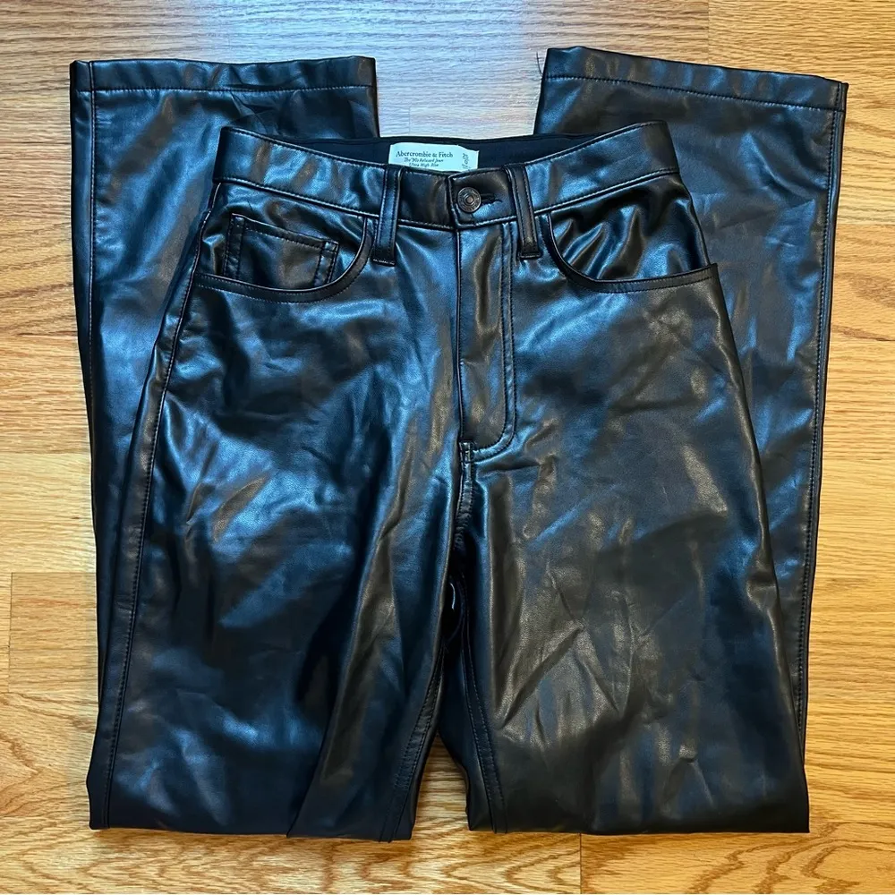 Abercrombie & Fitch faux leather the 90s relaxed jean ultra high rise sz 25 / 0 - Image 2