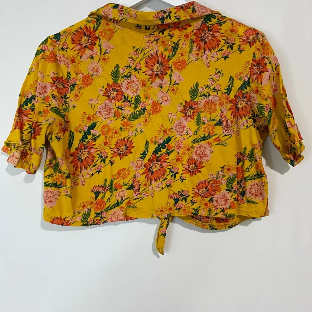 Women’s Button Down Tie Front Crop Top Floral Print Yellow M - Image 8