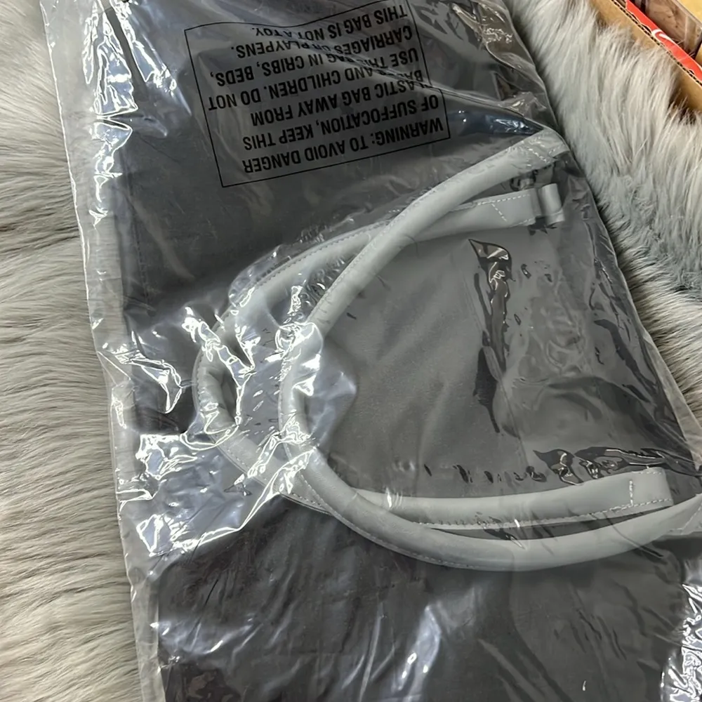 NWT Bella Russo 24" Canvas Weekend Overnight Luggage Bag - Image 3