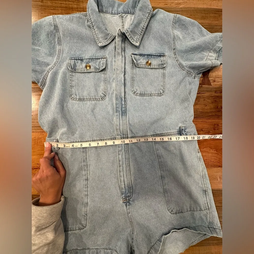 Euc Light Blue Denim Romper short sleeves Size XL - Image 7
