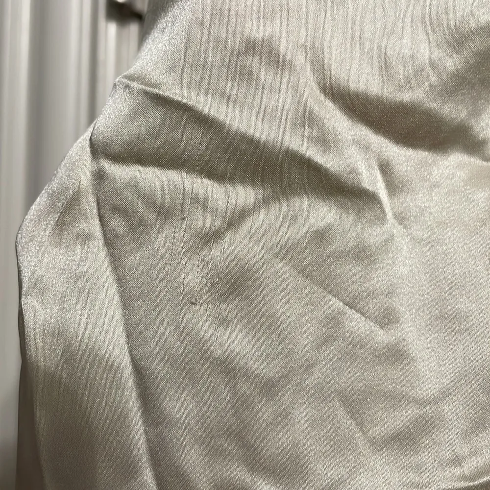 💖 NWT Reformation 100% Silk Roe Puff Sleeve Shirred Blouse in Champagne Gold - Image 12