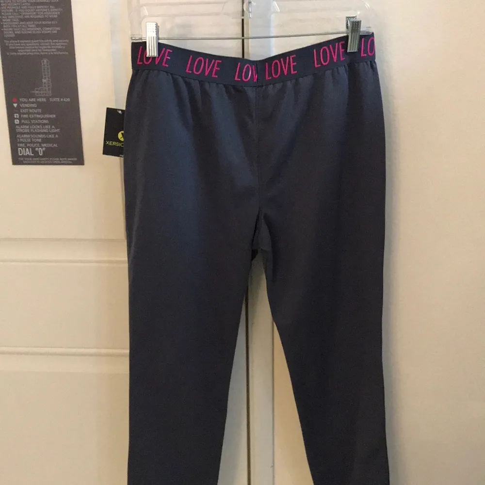 Xersion grey jogger size XL love spell out new - Image 7