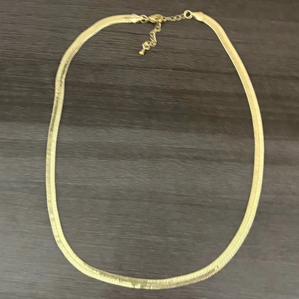 Gold Herringbone Necklace - Image 3