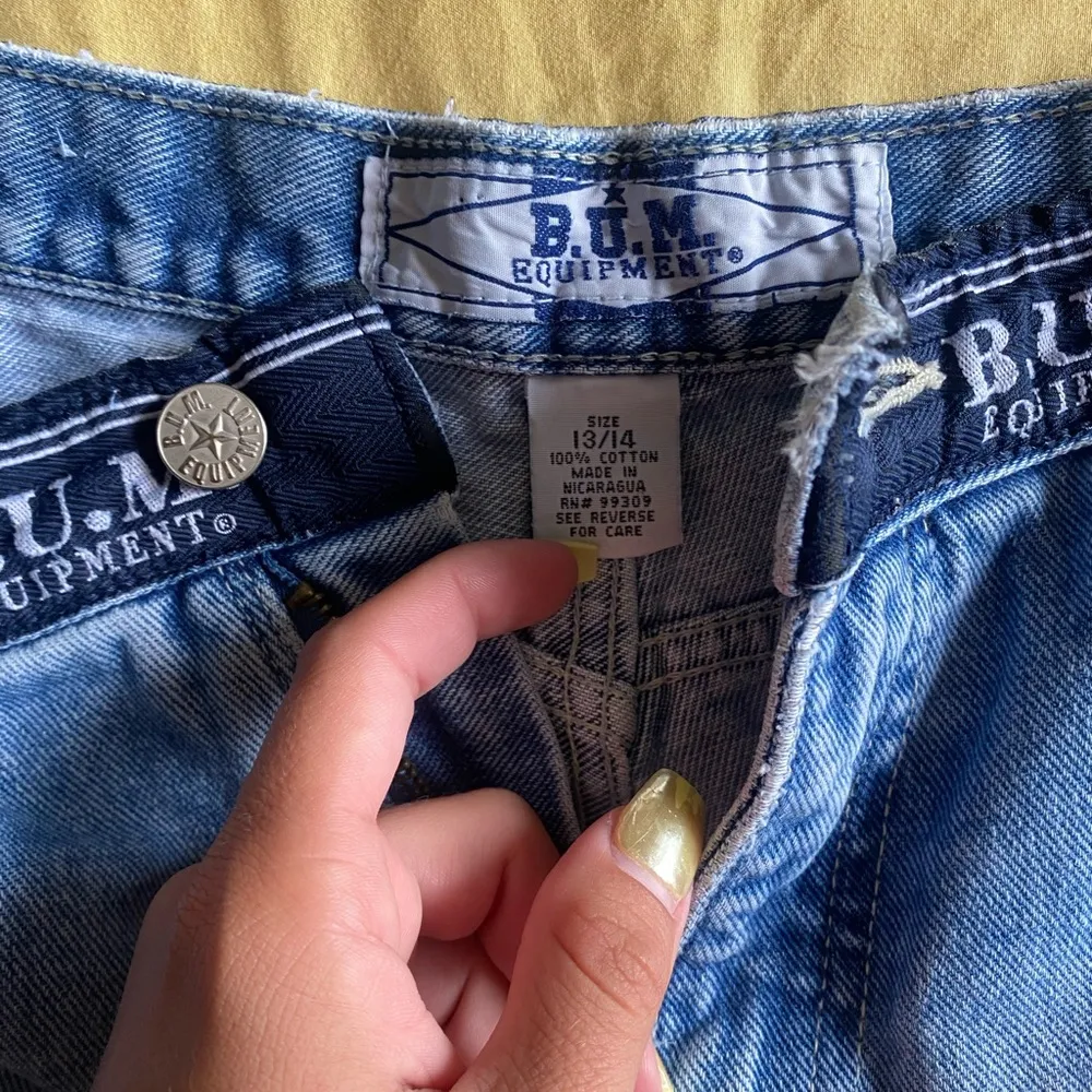 Vintage High-wasted Jean Shorts - Image 6