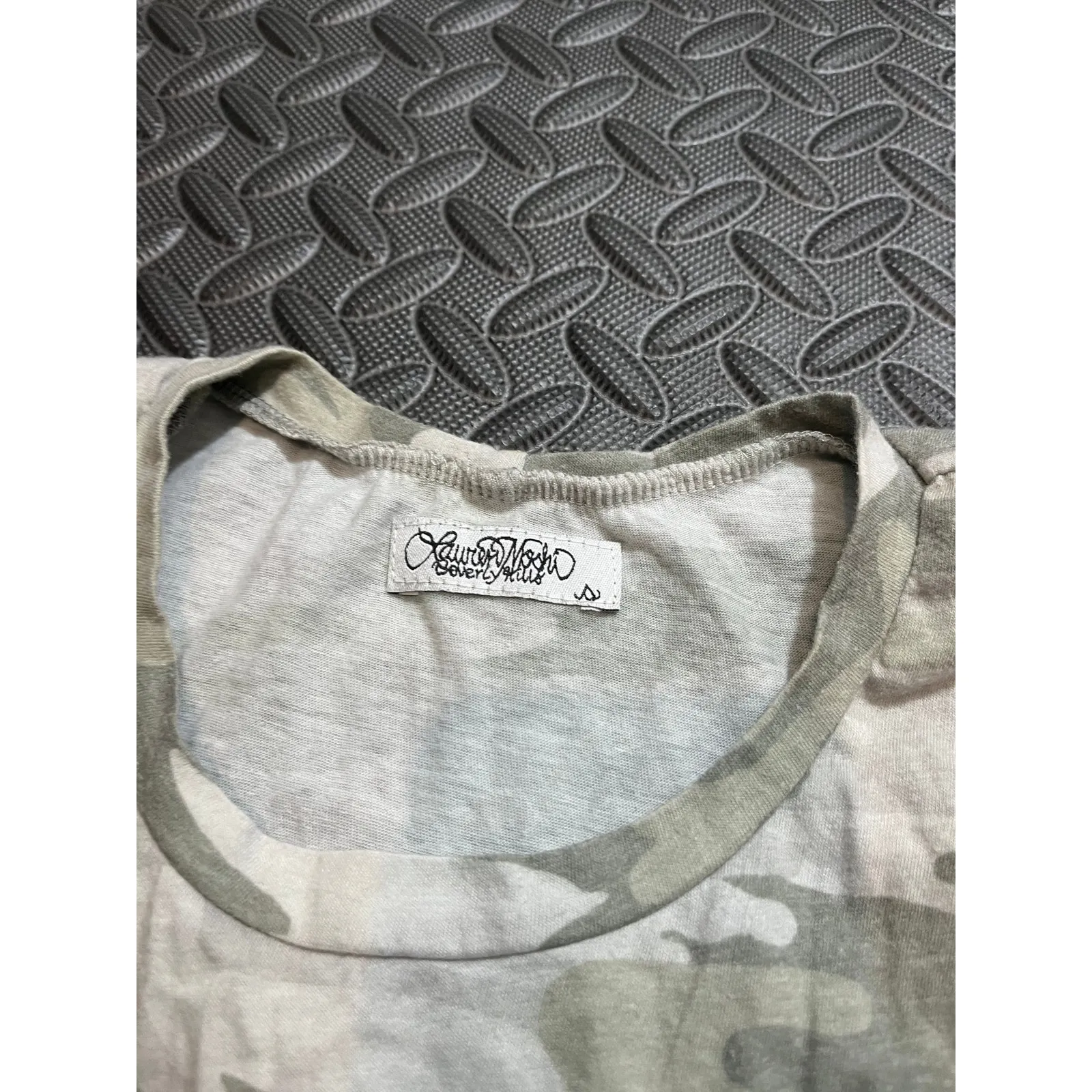 Lauren Moshi Womens Muscle Tank Camo Gold Heart Blouse Top Size Small‎ - Image 3