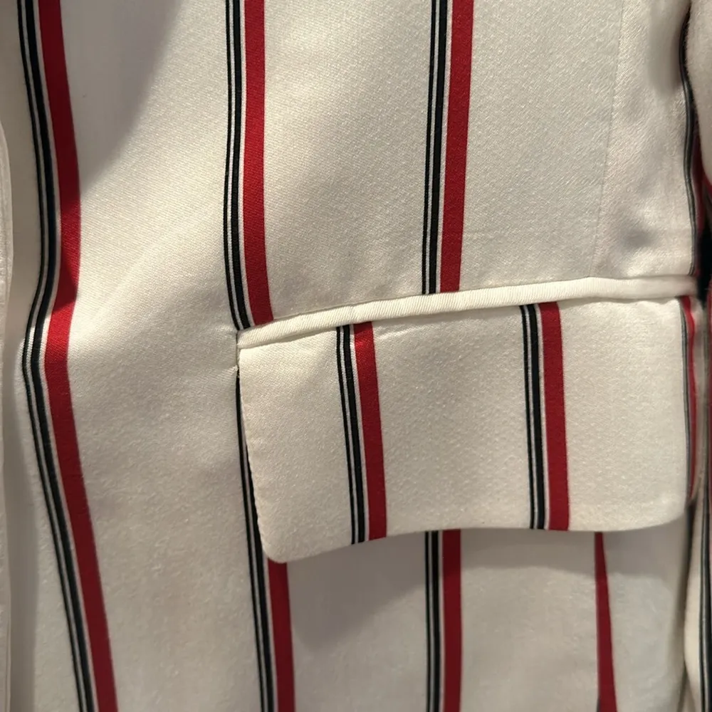 H & M women's striped  Blazer - Image 4