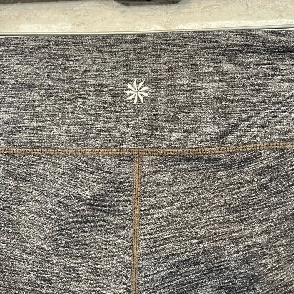 Athleta Chaturanga Gray Capri Style 921625 - Image 3