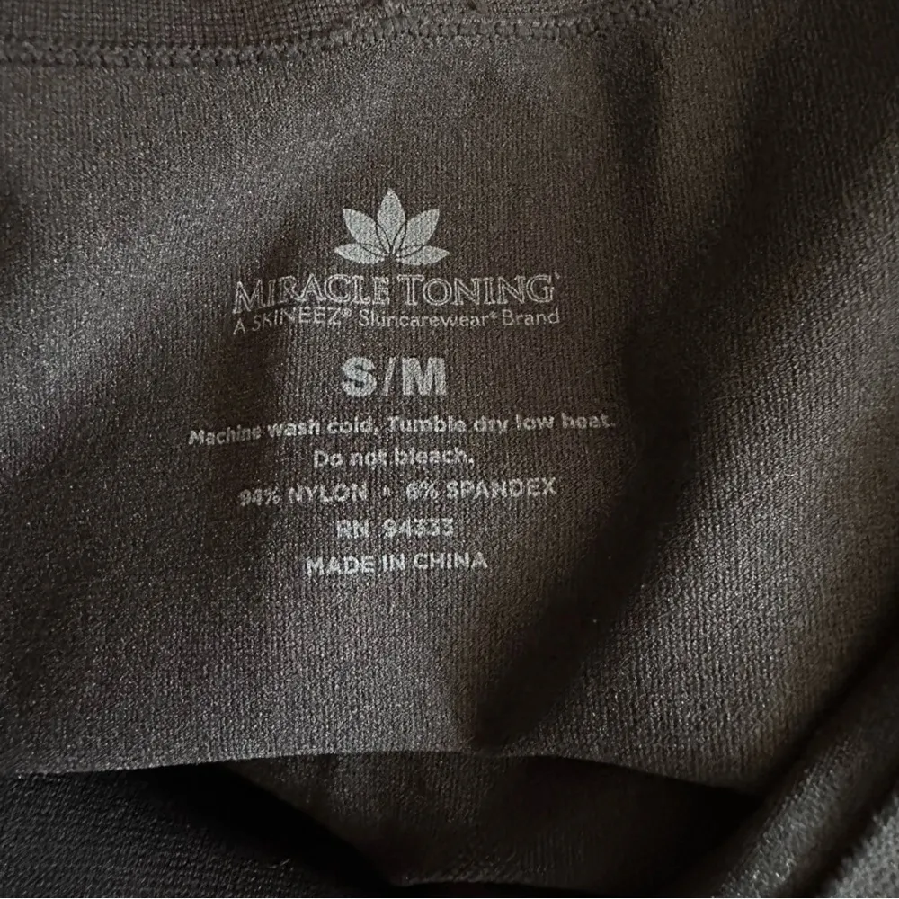 Skineez Skincarewear Black Miracle Toning Capri Leggings Size S/M - Image 9