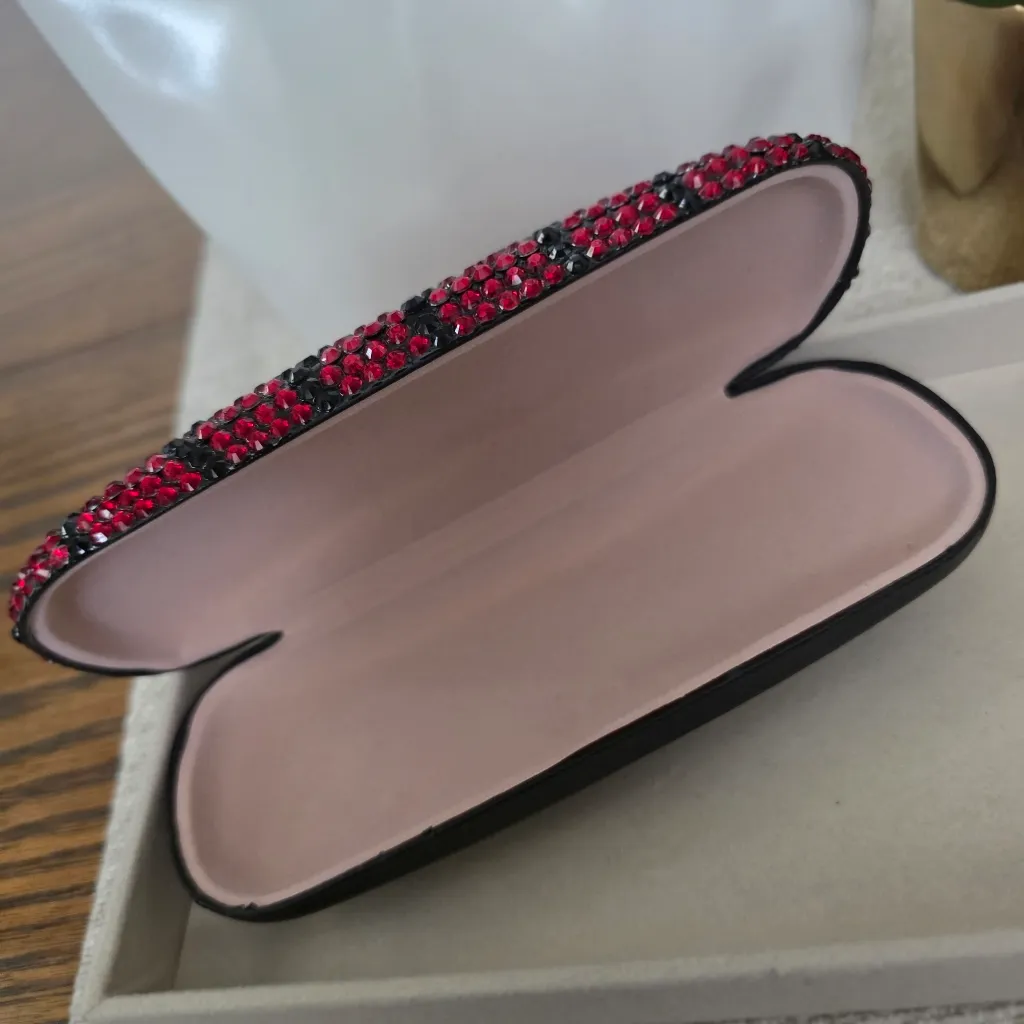 Red and Black Beaded Eyeglass Hard Case - Image 3