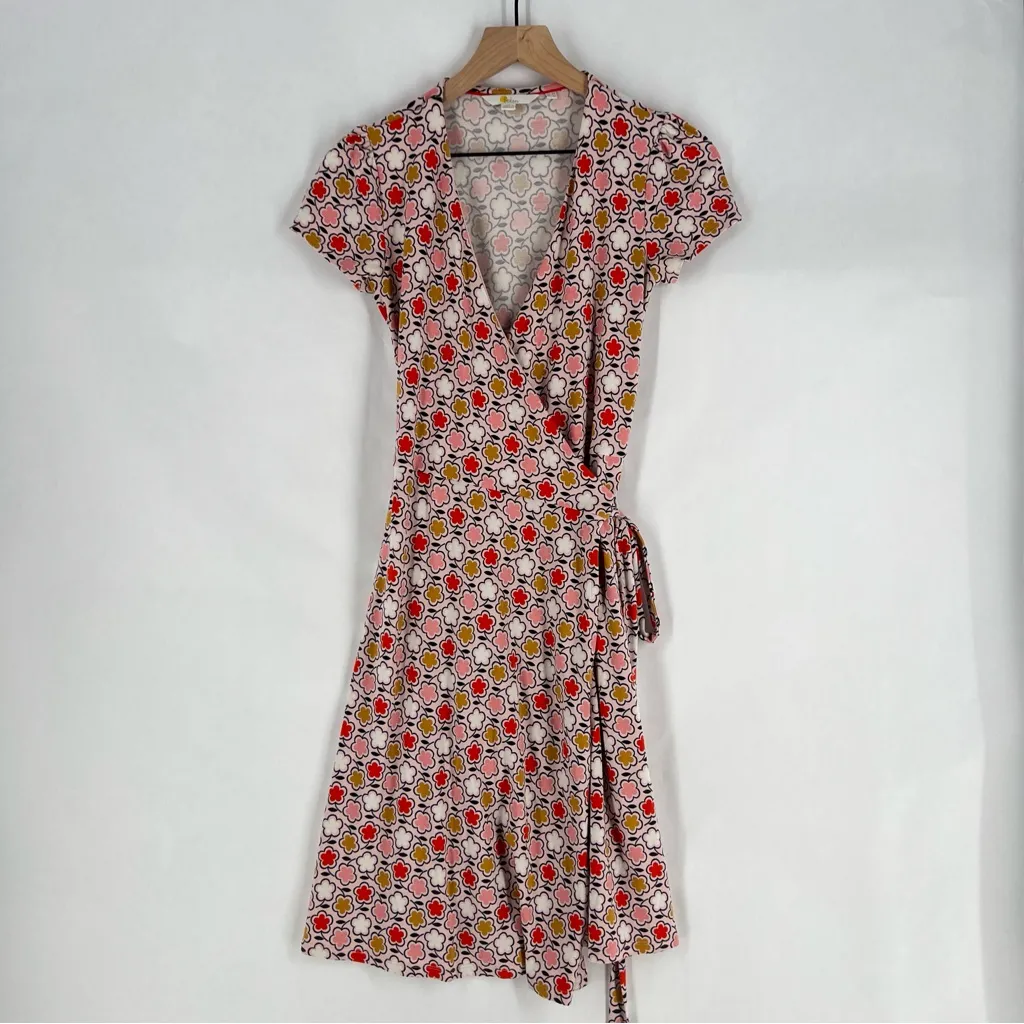 Boden Floral Wrap Dress Pink Frosting Knee Length Stretch Jersey Women’s Size‎ 4 - Image 3