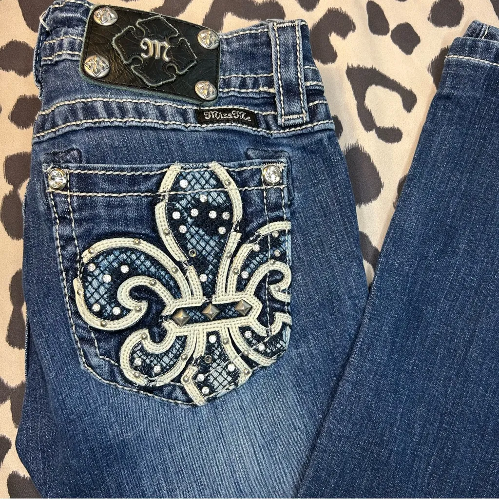 Miss Me “Y2K” Bootcut Jeans – Rhinestone Studded, Size 27 ✨👖 - Image 9