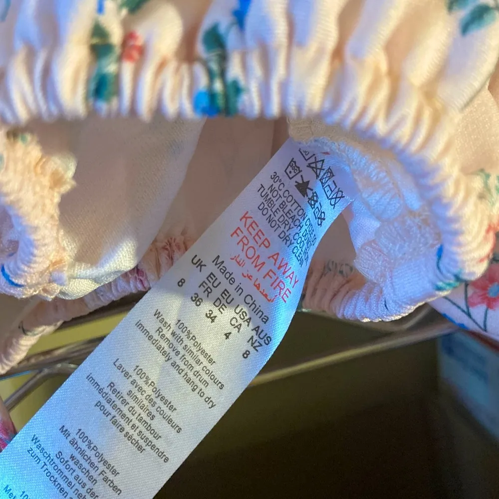 Pink Floral Print Woven Ruched Long Sleeve Crop Top Women Size 4 - Image 4