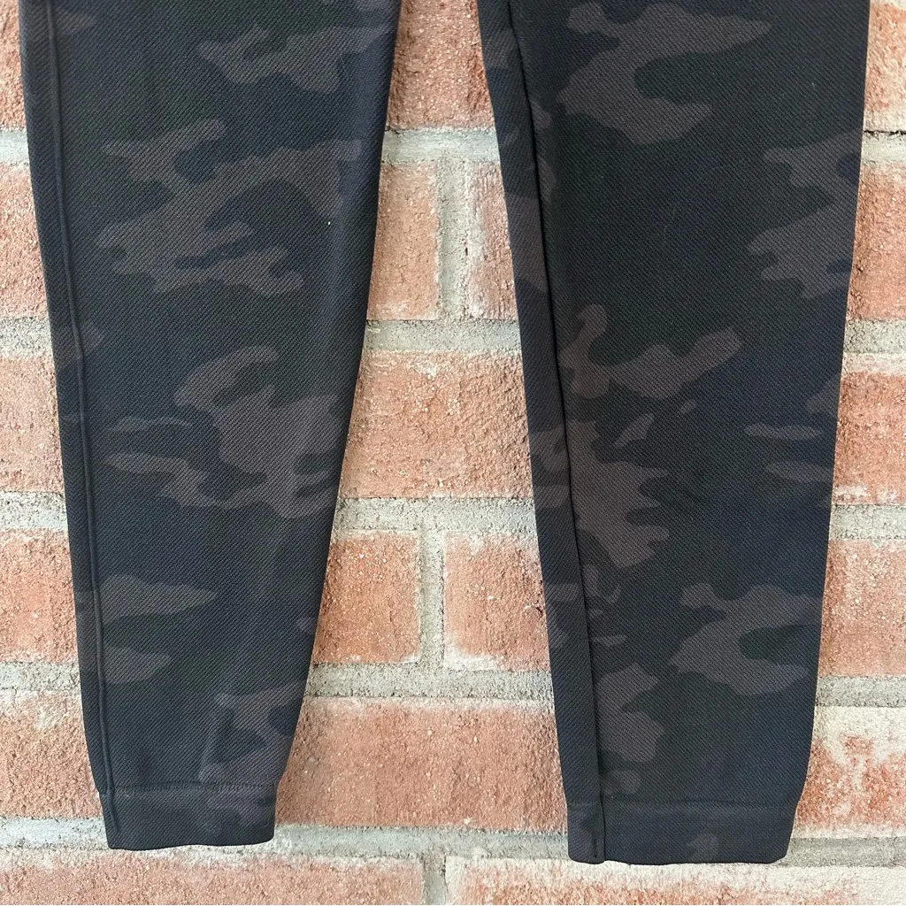 Spanx Camouflage Camo Cropped Leggings Seamless Women’s Small Black Athletic Gym - Image 5