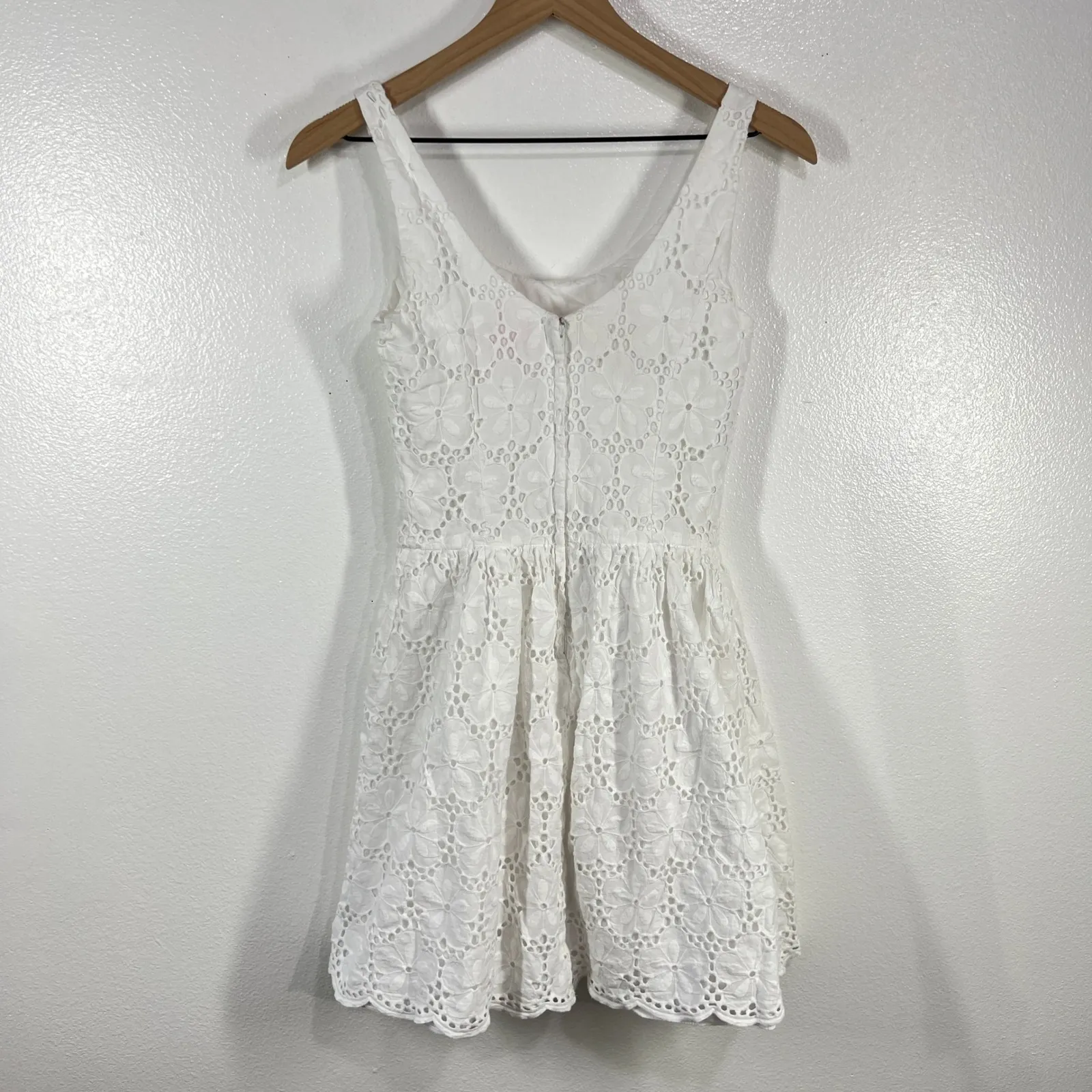 Lilly Pulitzer Calhoun Scoop Neck Resort‎ White Charleston Eyelet Dress Size 0 - Image 3