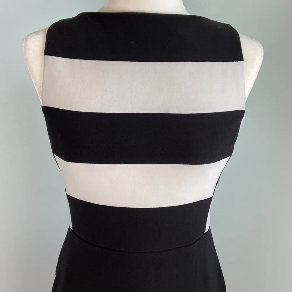 Joseph Ribkoff Sheath Dress Black White Dress Geometric High Neck Sz 4 - Image 6