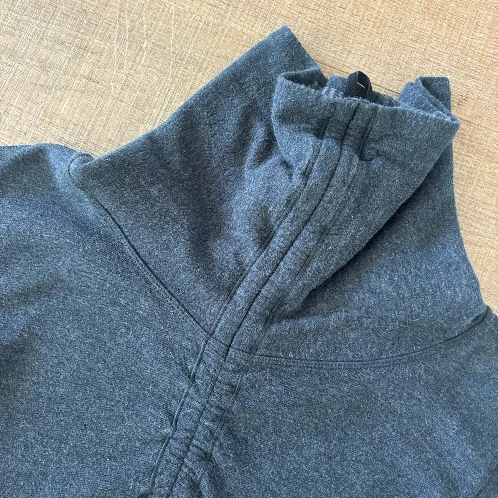 Lululemon  in a cinch reversible gray cowl neck sweatshirt pullover - Image 5