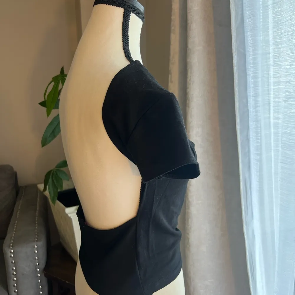 Edikted Black Open-Back Short Sleeve Tee - Image 4