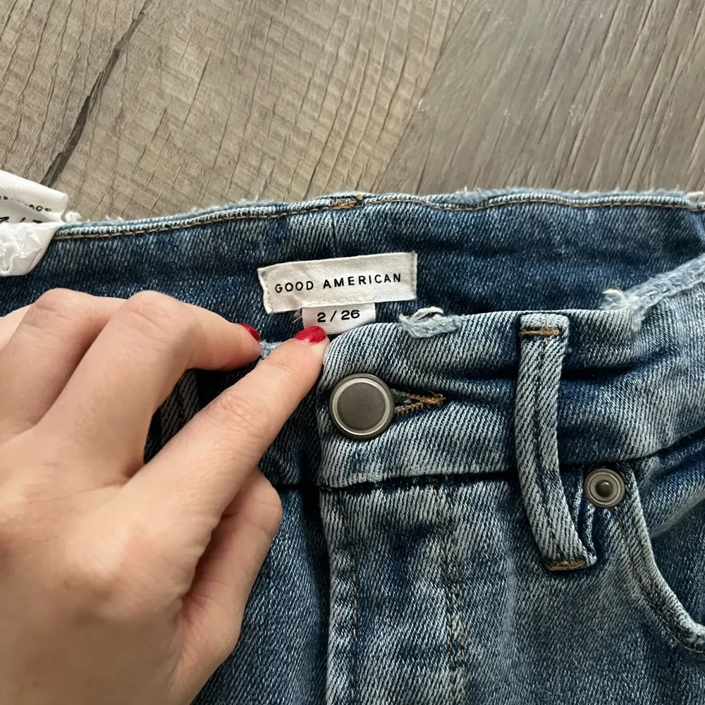 EUC Good American Good Legs
Straight Jeans Distressed - Image 6