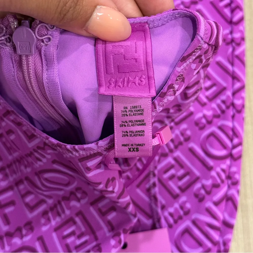 Fendi x SKIMS Sleeveless Mid Thigh Bodysuit - Image 6