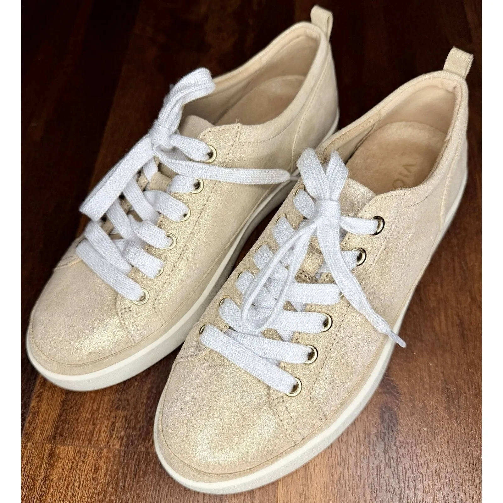 Vionic Winny Leather Sneaker Metallic Gold Size 7 NWOT!! - Image 2