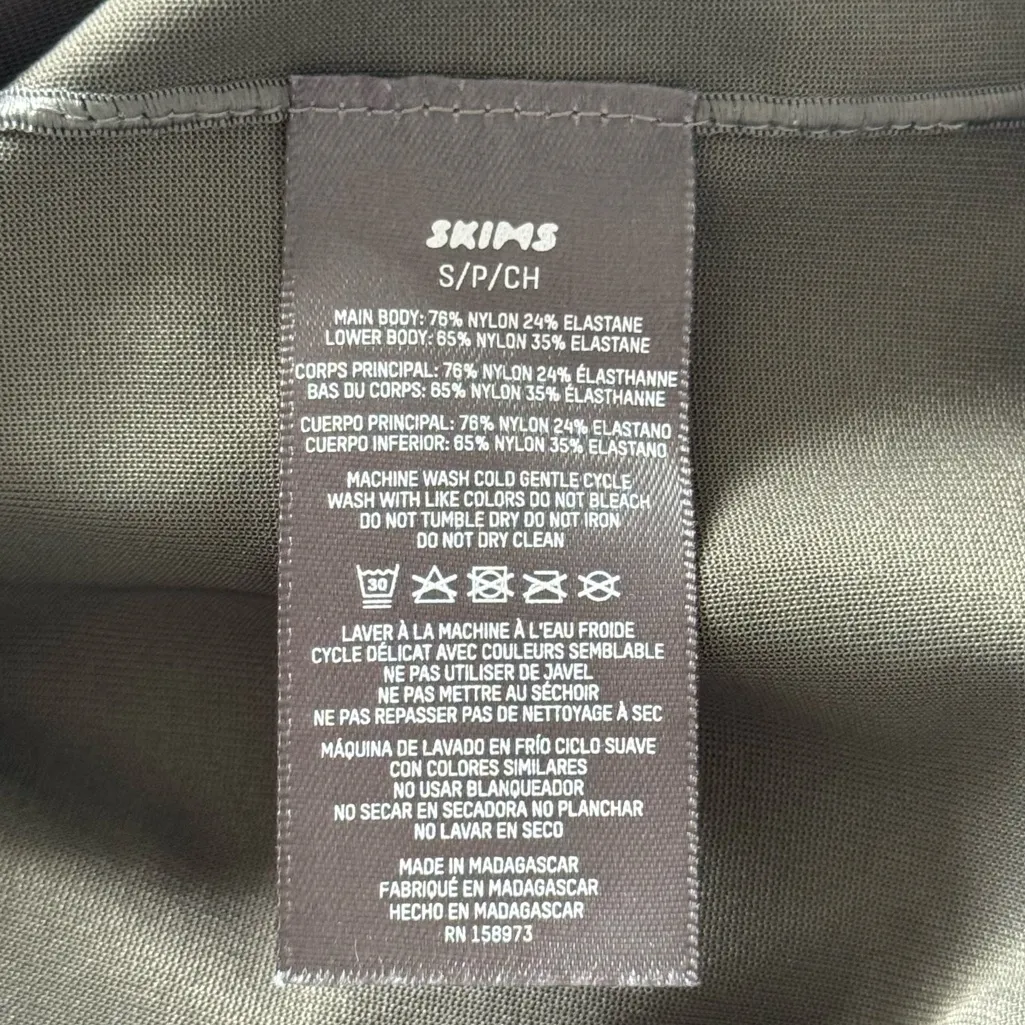 SKIMS Performance Racerback Tank Gunmetal - Image 9