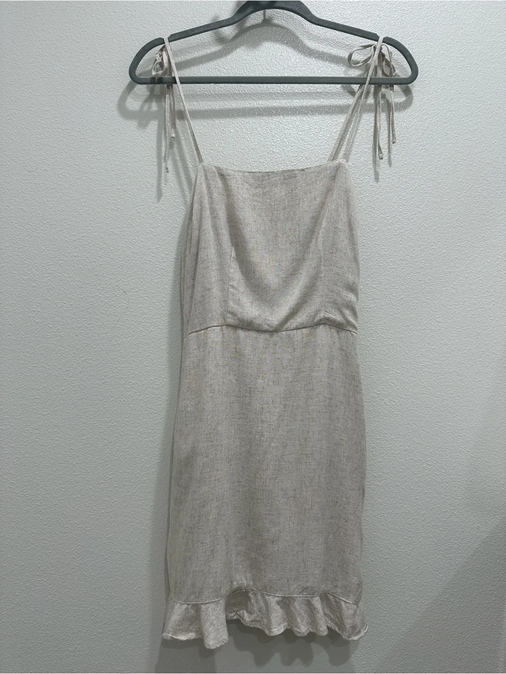 abercrombie ruffle tie mini dress Abercrombie & Fitch Natural Tie-Shoulder Ruffle Mini Dress