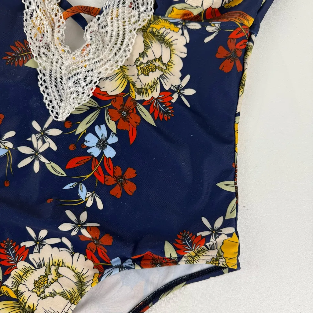 Elegant Floral Lace Swimsuit in Navy Blue - Image 3