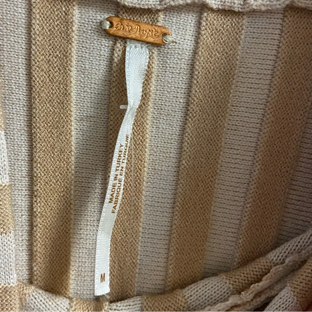 Free People Mad chill mock neck ribbed knit sweater balloon sleeves medium NWT - Image 7