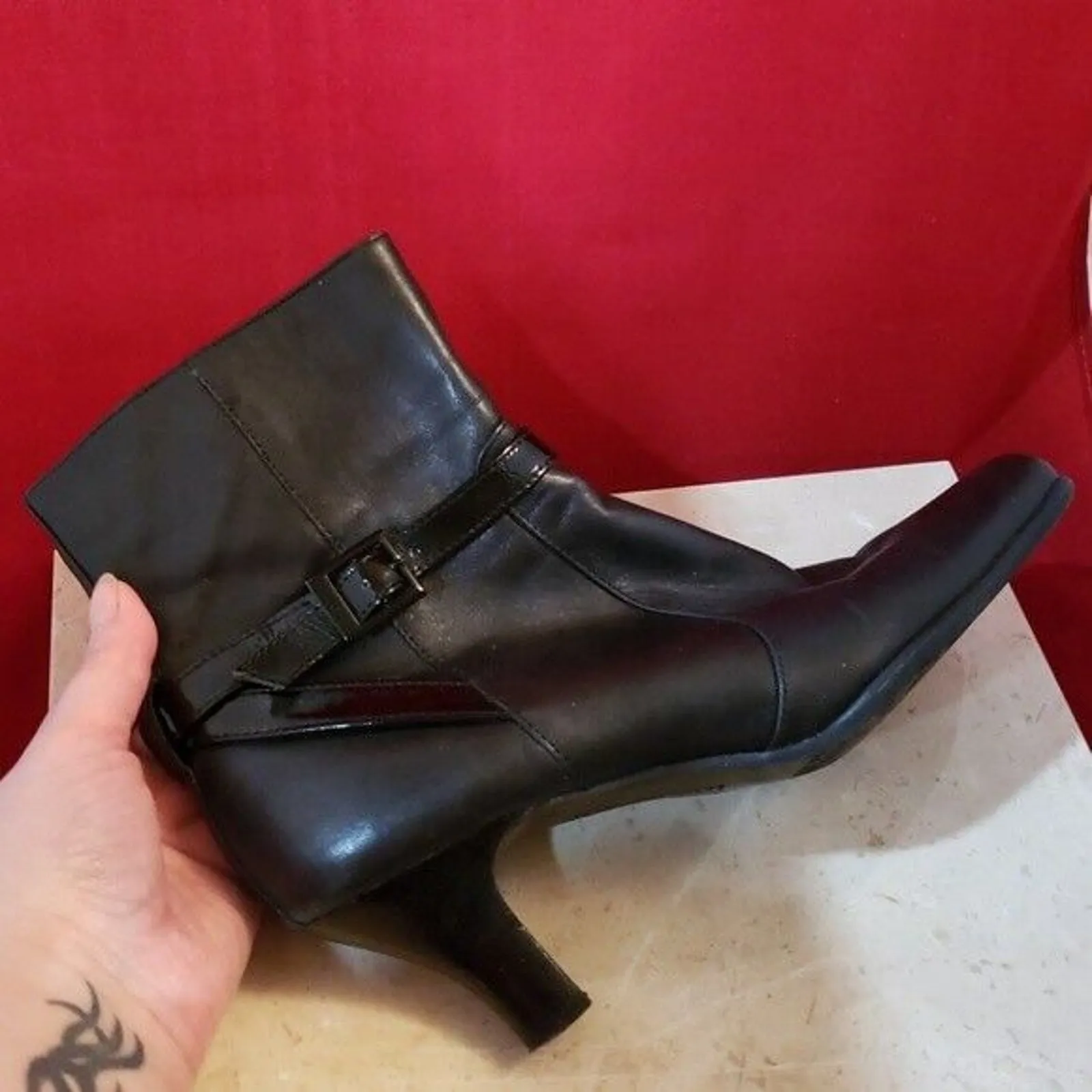 Kenneth Cole Reaction Women's Black Leather Upper Boots Size 7 - Image 4