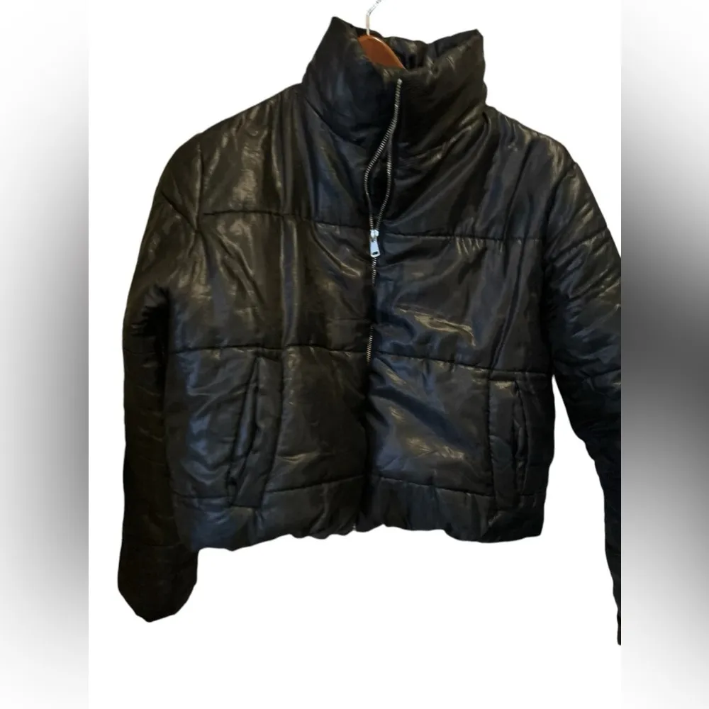 Rising Women's Black Cropped Puffer Jacket Size L High Neck Quilted Size L - Image 12