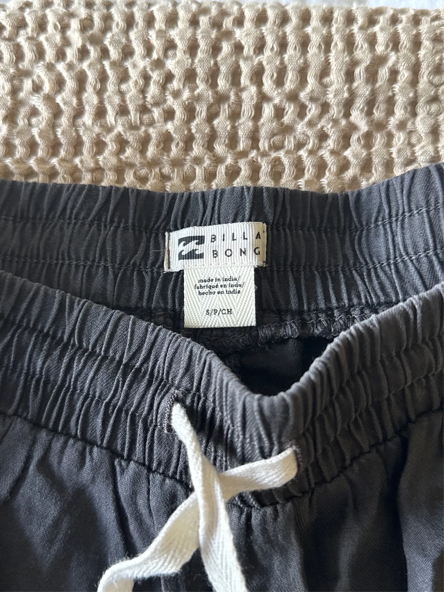 Billabong Shorts - Image 2