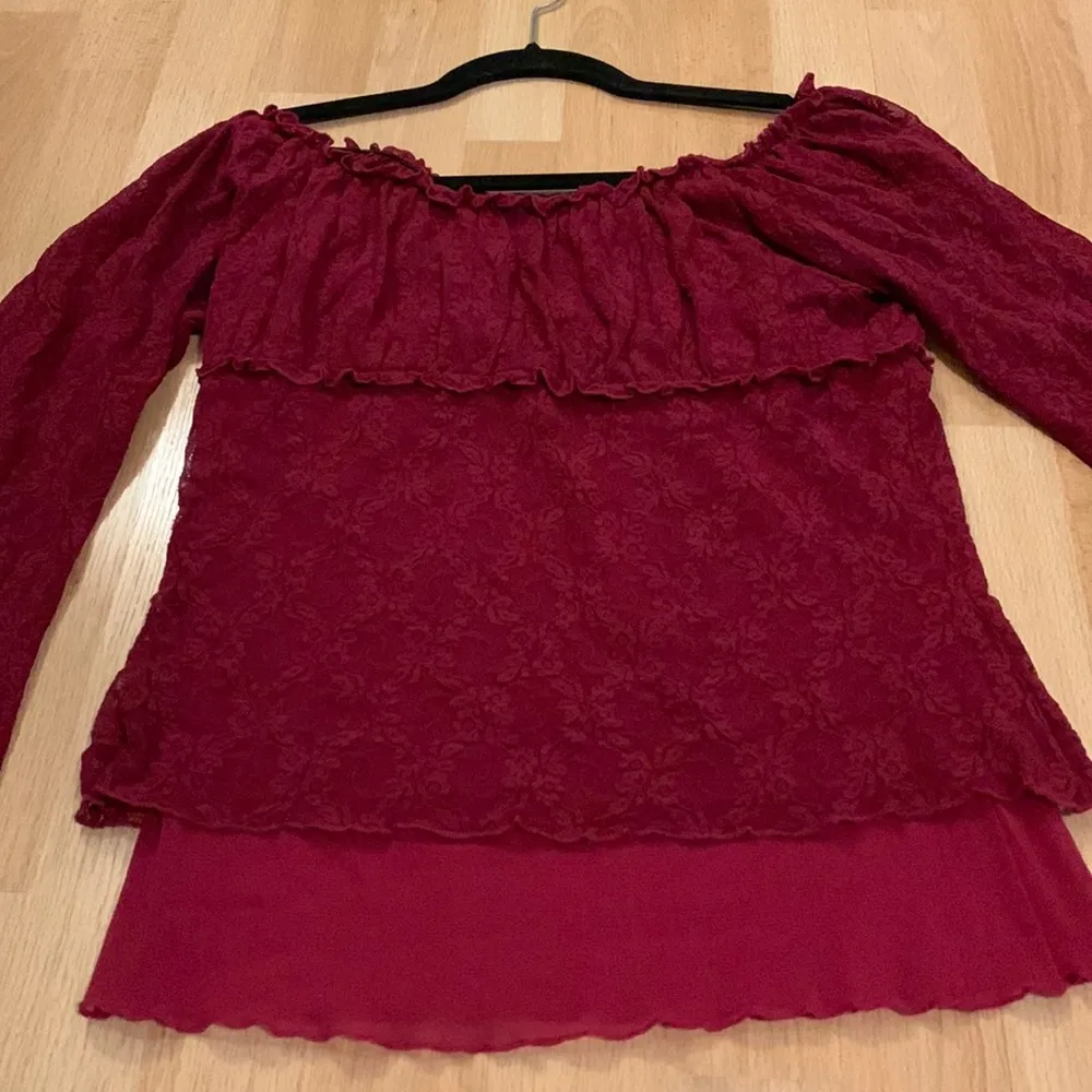 Karen Kane Layered Lace Bell Sleeve Berry Top - Image 3