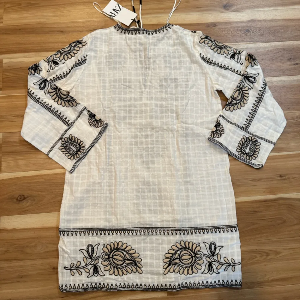 ZARA EMBROIDERED SHORT DRESS WHITE - Image 7