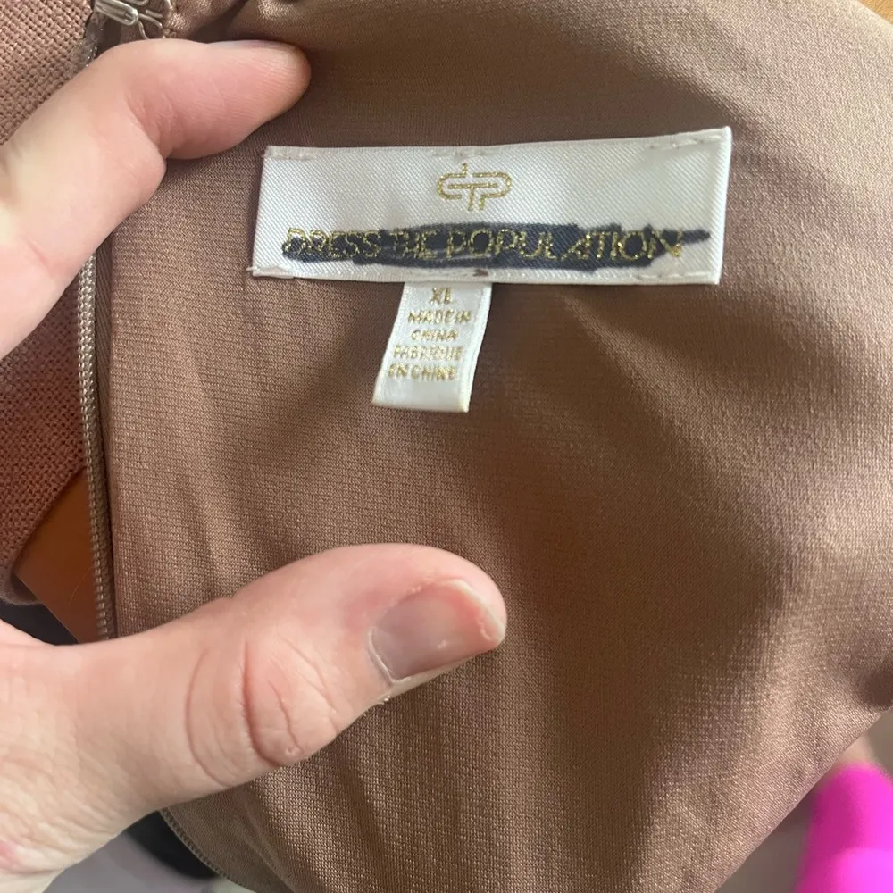 Dress the Population Sandra Plunging Sequin Gown with Slit - Image 6