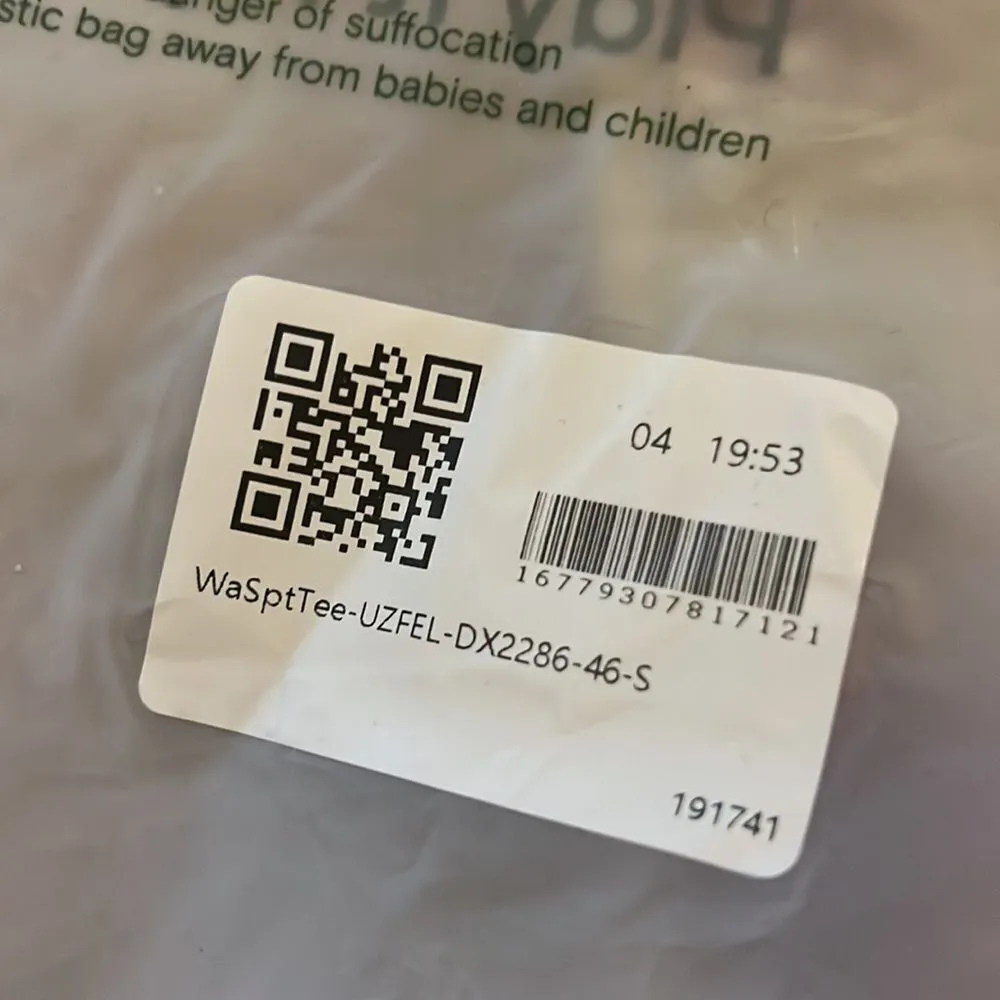 NWOT halara sport tee small - Image 5