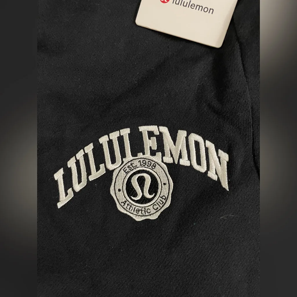 Lululemon  NWT Scuba Mid Rise Oversized Fleece Joggers Graphic Black Size S - Image 13