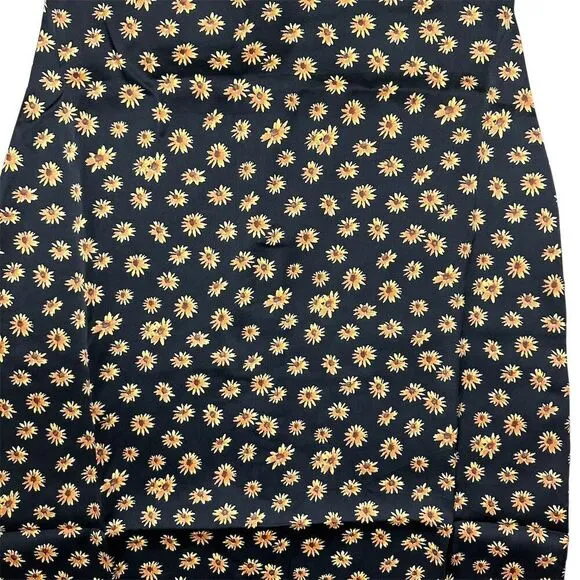 NWT WeWoreWhat Women's Cowl Midi Dress Ditsy Daisies Size‎ 2 Black Floral - Image 3