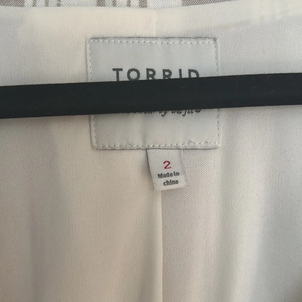 Torrid Two button Linen Blend pin Striped Blazer Womens Size 2X Neutral Modern - Image 3