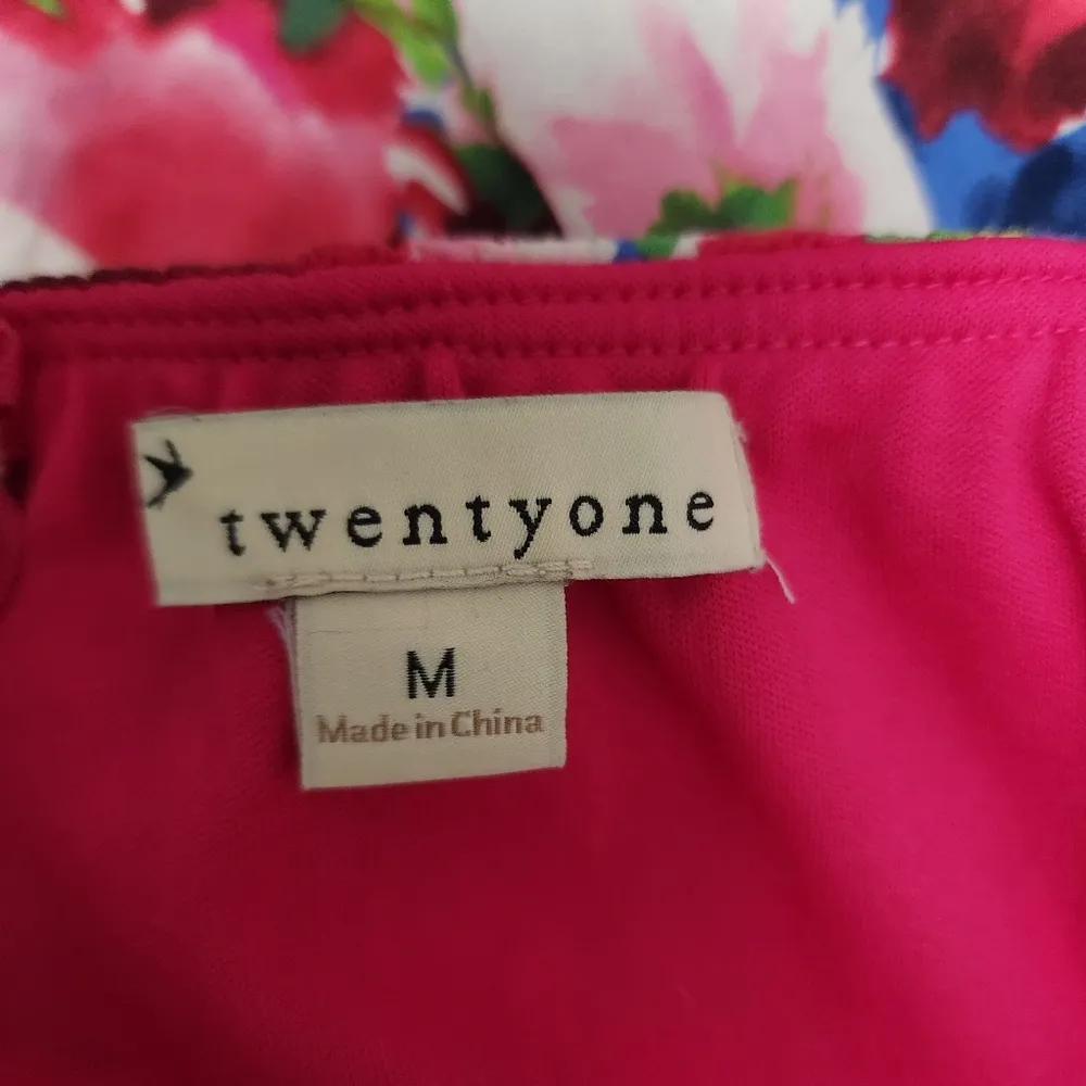 Forever 21 pink floral peplum strapless top size medium - Image 6