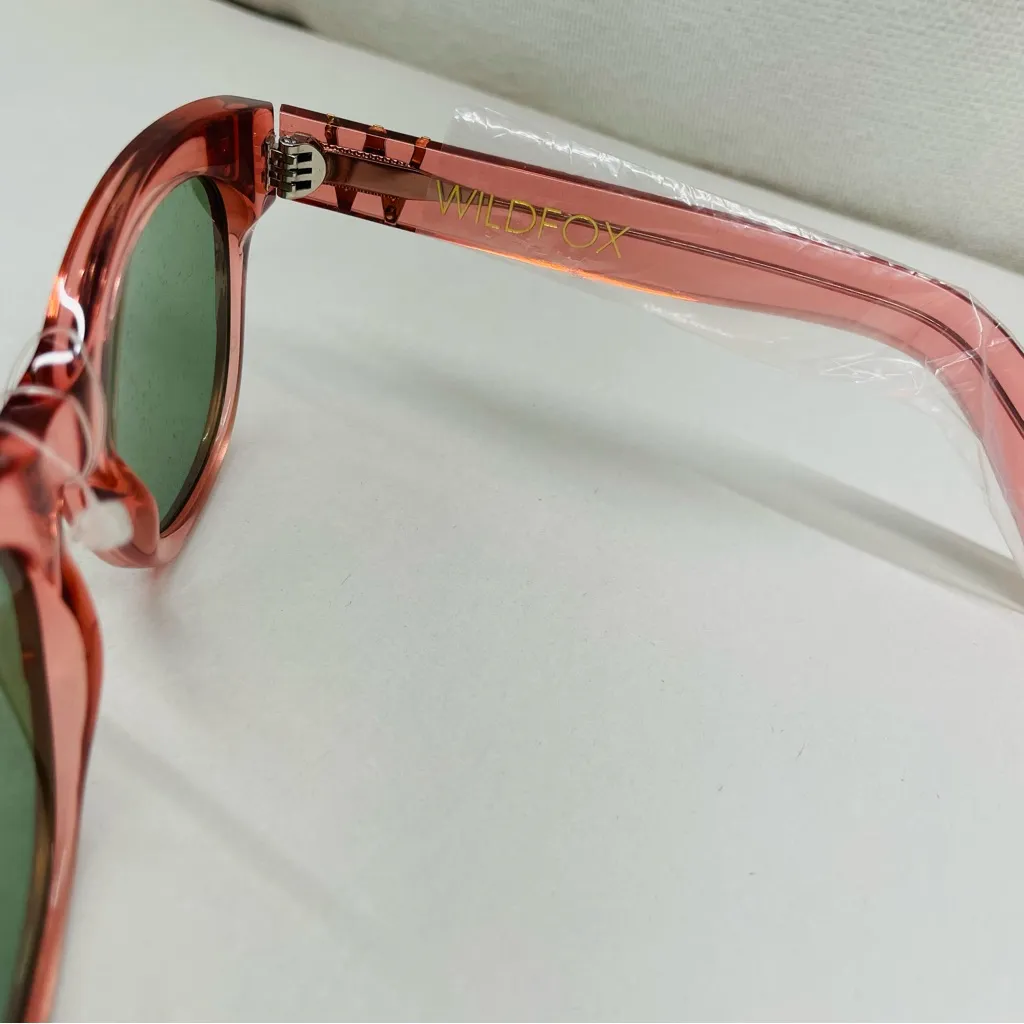 Wildfox Monroe Sunglasses Rose Pink Frame / Green Lenses NWT with Case - Image 8